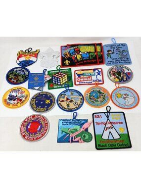 19 Boy Cub Scouts Embroidered  Patch LOT Patches #D-46